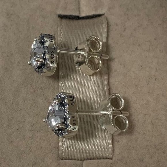 Pandora Elevated Heart Stud Earrings - Picture 3 of 4